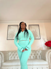 Load image into Gallery viewer, Lucky Label Crop Top Pants Set (Mint)